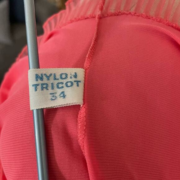 Vintage 60s Harvey Woods Salmon Pleated Sleeveless Nightgown size 34/ Small - Picture 9 of 9